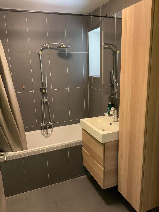 Le Petit Parc Apartment Вавр Екстериор снимка